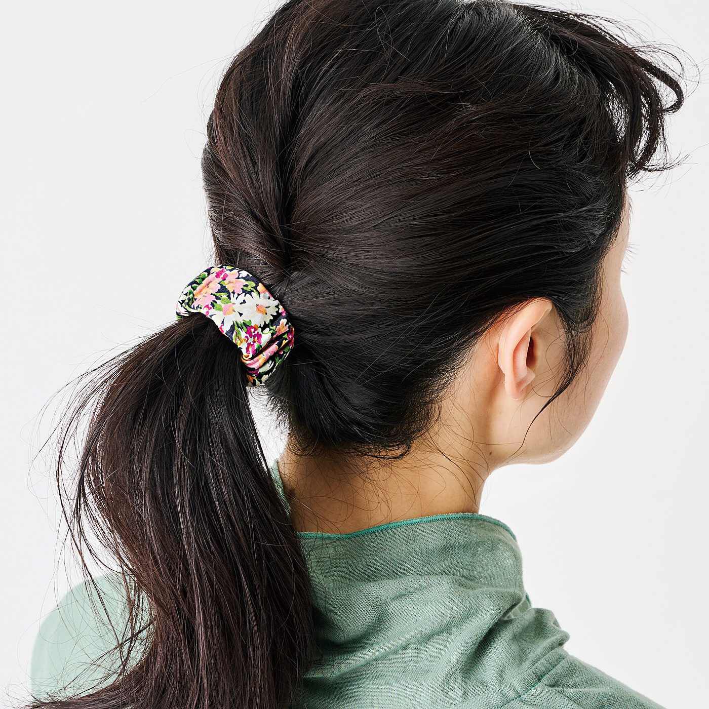 Real Stock|UP.de　くるんとパッチン！ワンタッチで時短　リバティプリントヘアカフ|結び目に巻き付けるだけで一気に華やかに。