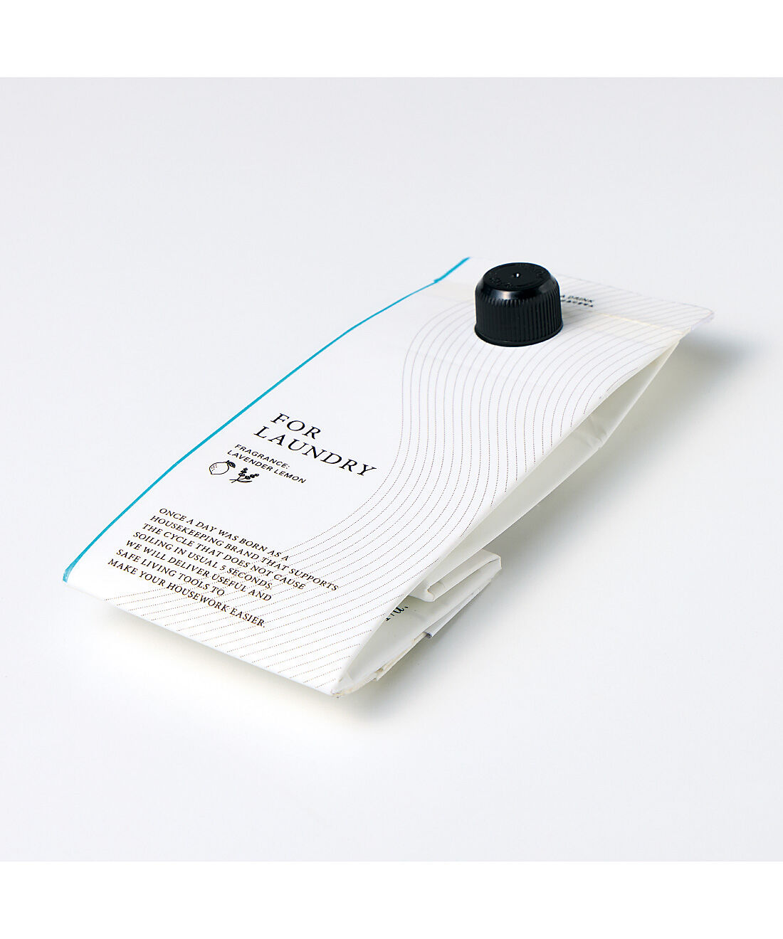 フェリシモメリー|1/d FOR LAUNDRY　液体洗剤の会|プラスチック削減と廃棄時のコンパクトさを両立した紙パック。使う人にも地球にも、やさしい配慮を形にしました。