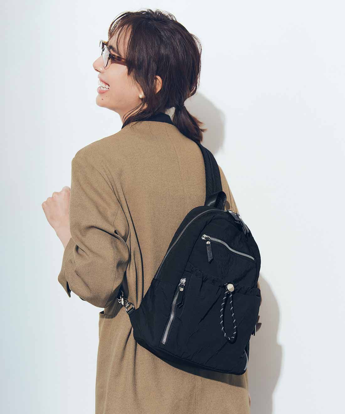 IEDIT | 2-WAYショルダーでアクティブに楽しむ 撥水ミニリュック〈ブラック〉