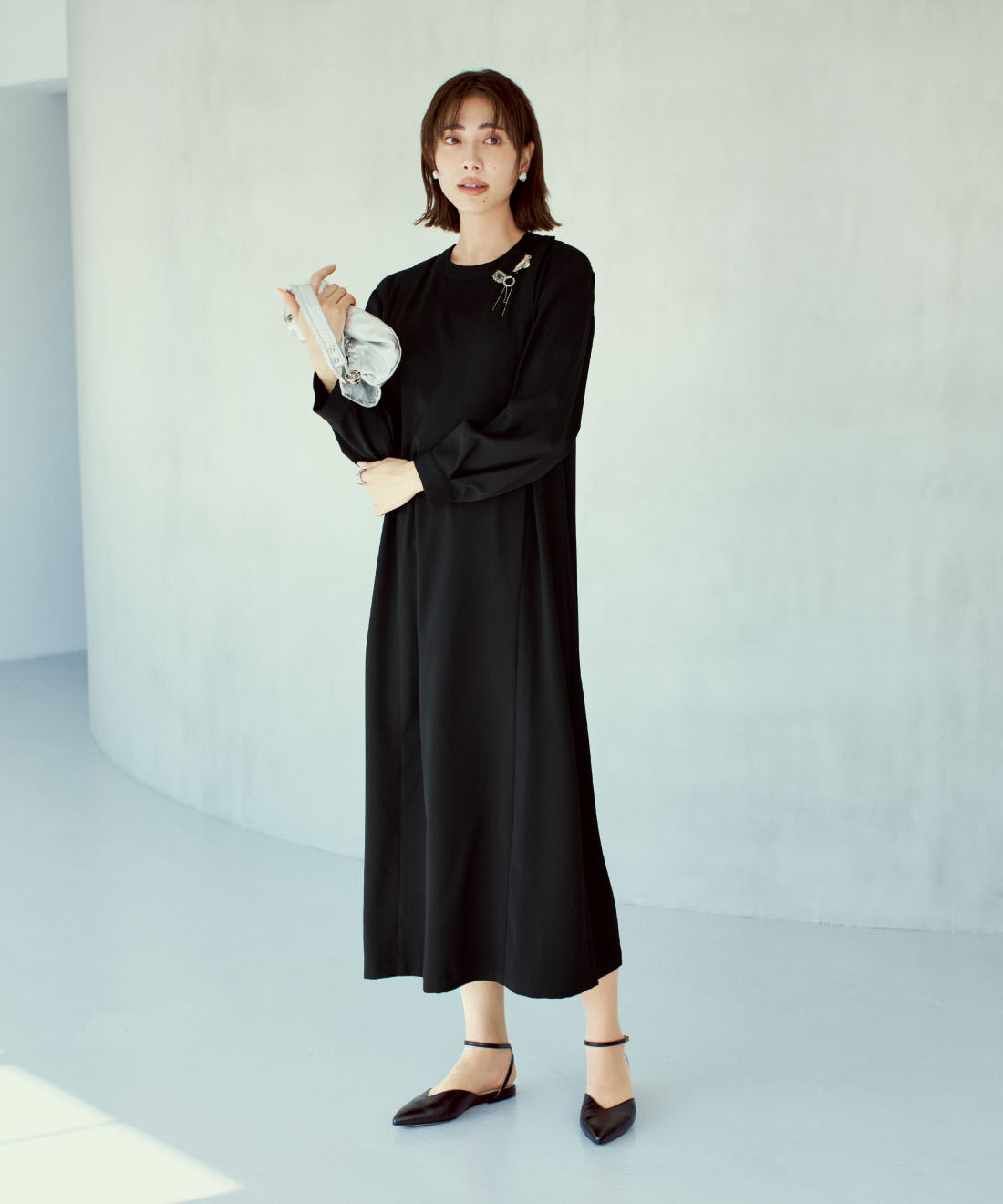 IEDIT | フロントファスナーでサっと着られる! 美しい黒が続くブラック ワンピース