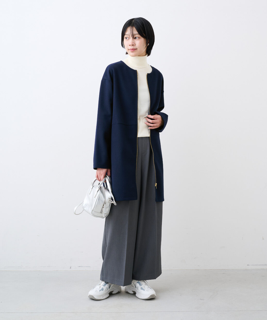 IEDIT|きれいめ 上品 ほどぬく ミドル丈コート 〈ネイビー〉のコーディネート