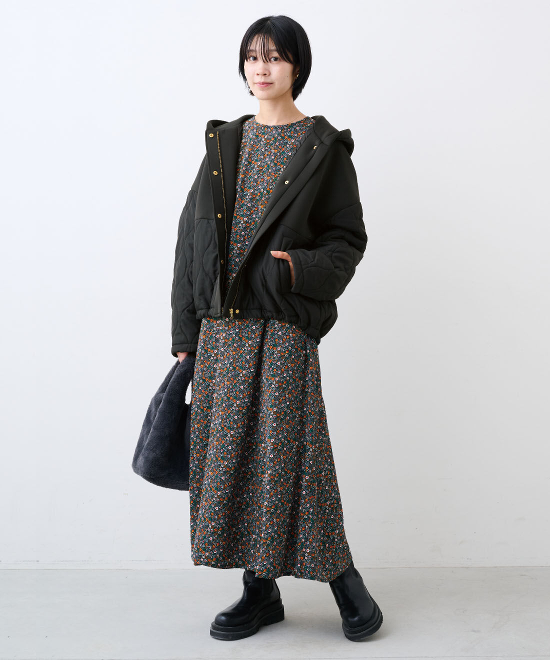 IEDIT|シーンレス 上品 カジュアル 異素材切り替え キルティング ブルゾン 〈ブラック〉のコーディネート