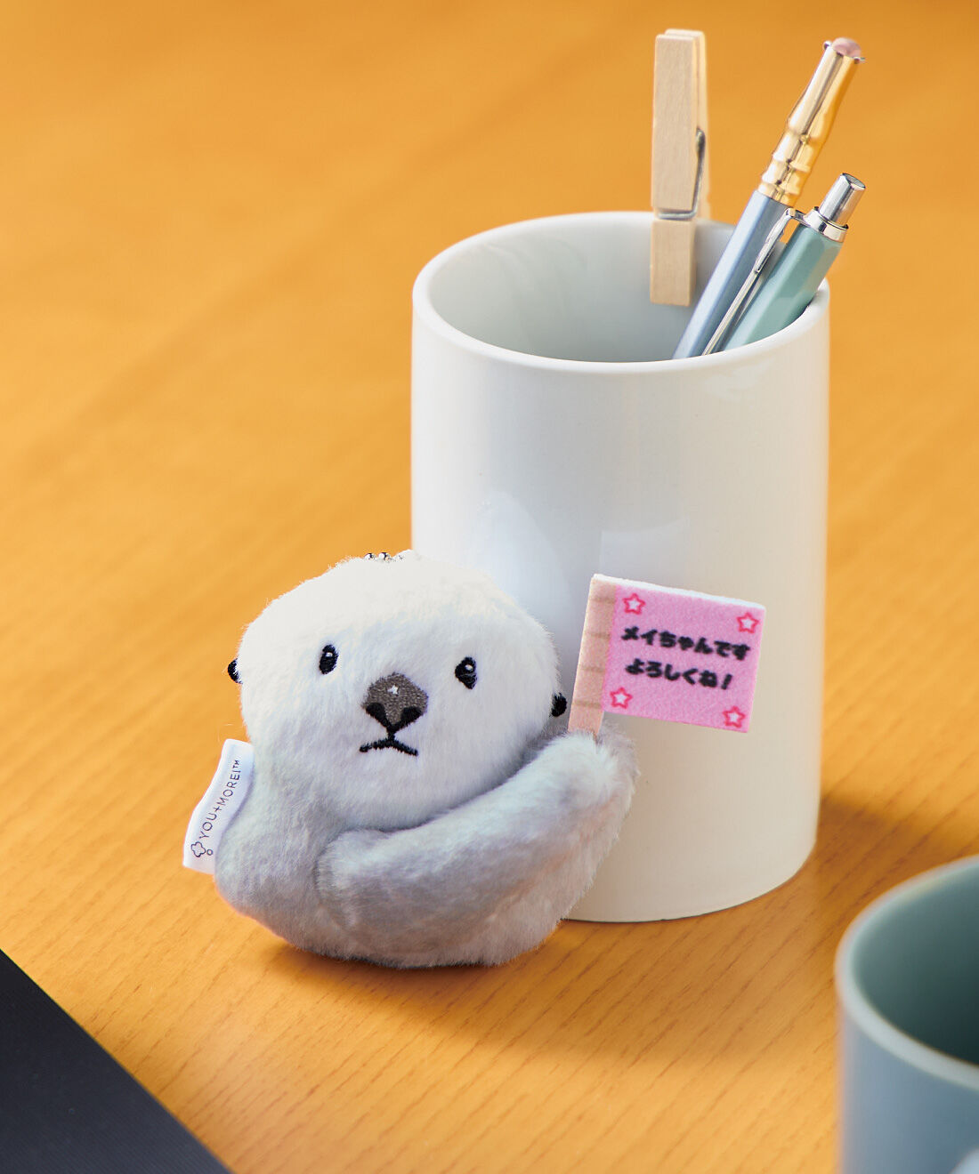 YOU+MORE!|YOU＋MORE!　ラッコのメイちゃん・キラちゃん　ふわふわマスコットの会|デスクの上でお仕事中も癒やしてくれます。※自立しません。