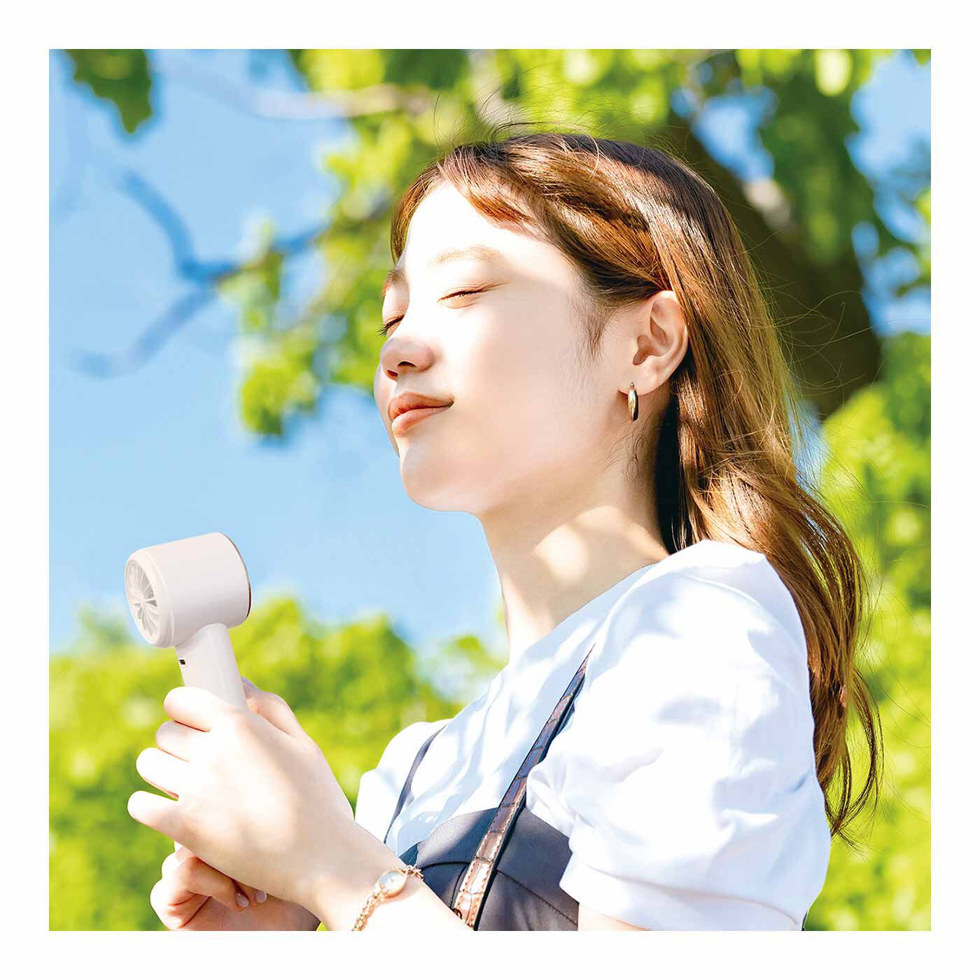FELISSIMO PARTNERS | 冷感プレート付き 段階調整できる ハンディファン