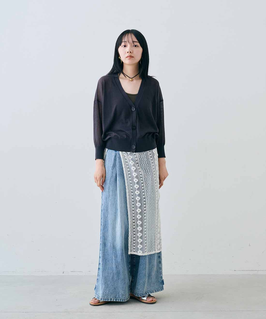 MEDE19F|麻混シアーカーディガンと麻混シアーカーディガンとヴィンテージハートモチーフベルベットリボンチョーカーとEDER SHOES 1398 ARGENTO /NATURALEのコーディネート