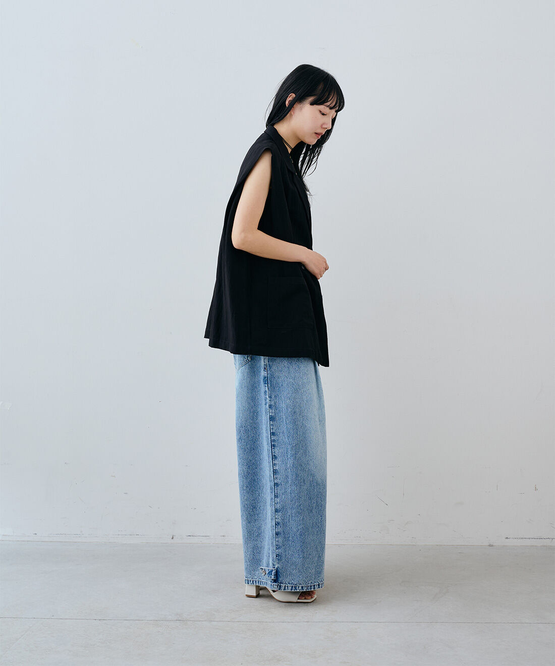 MEDE19F|オーバーサイズ スリーブレスジャケット〈ブラック〉のコーディネート|163cm　size：M