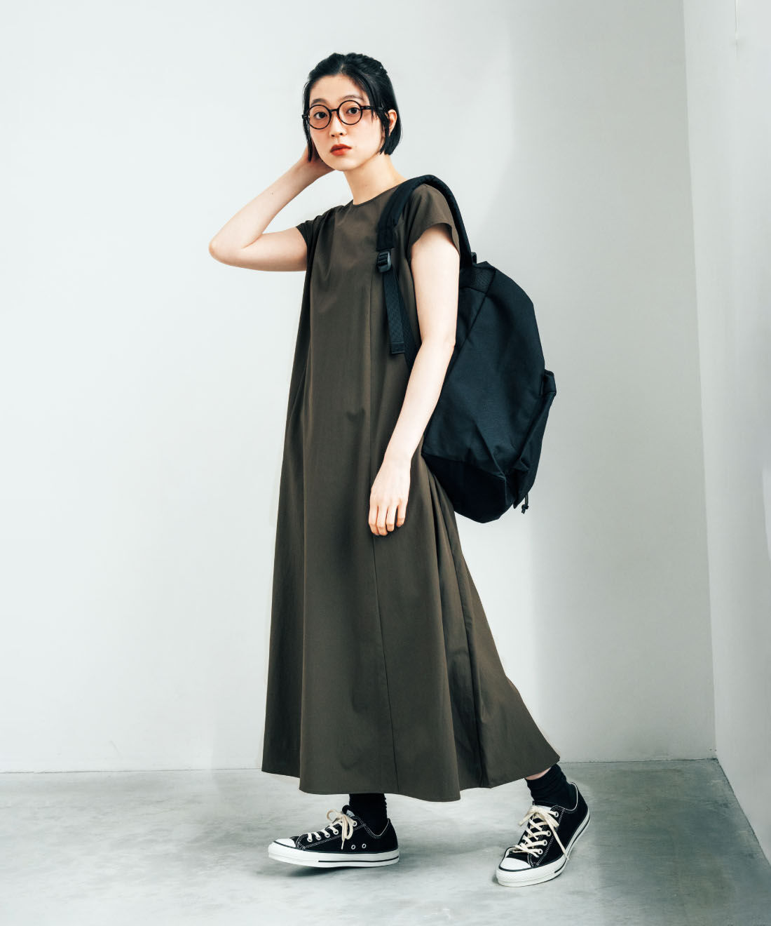 THREE FIFTY STANDARD | 吸汗速乾機能付きワンピース〈カーキブラウン〉