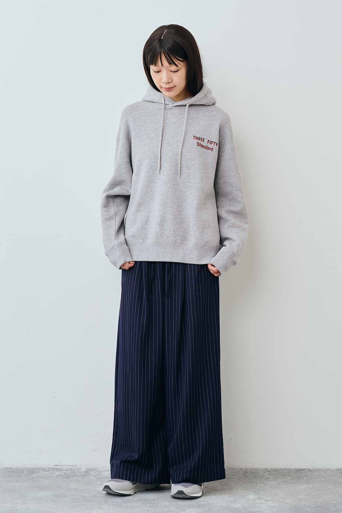 THREE FIFTY STANDARD|THREE FIFTY STANDARD ベーカリーショップパーカー〈グレー〉|モデル身長：163cm　着用サイズ：M