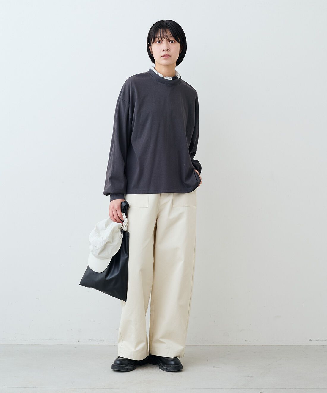 THREE FIFTY STANDARD|ワイドベイカーパンツ〈オフホワイト〉のコーディネート|モデル身長：163cm 着用サイズ：M