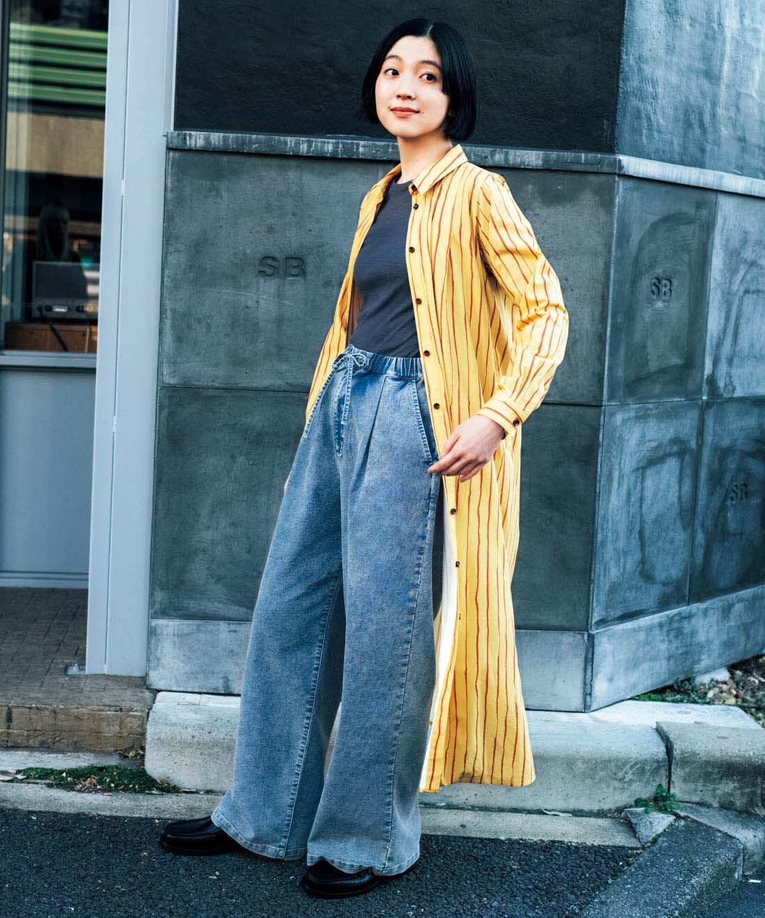 THREE FIFTY STANDARD | ケミカルウオッシュ加工のデニムパンツ　