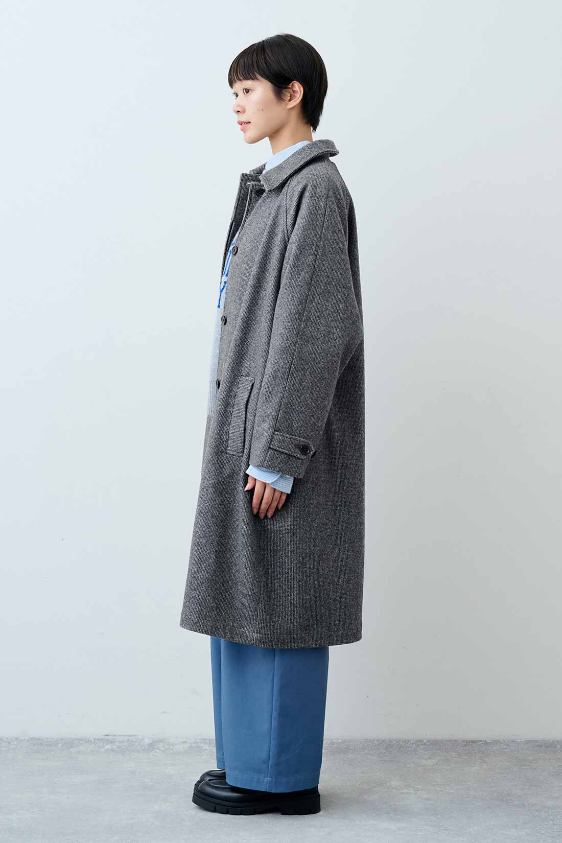 THREE FIFTY STANDARD|別注カレッジロゴセーター〈杢グレー〉のコーディネート|モデル身長：163cm 着用サイズ：M