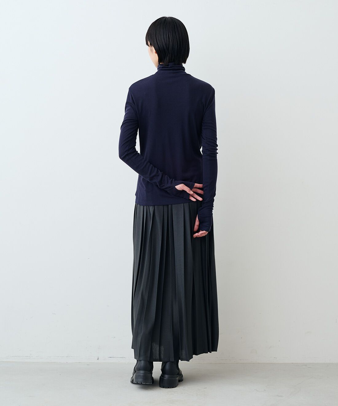 THREE FIFTY STANDARD|やさしい肌ざわりシルク混 カットソー タートルのコーディネート|モデル身長：163cm 着用サイズ：M