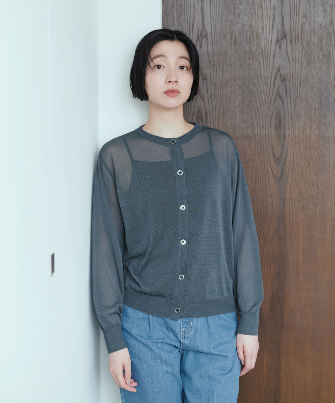 THREE FIFTY STANDARD|ライトデニムのタックワイドパンツのコーディネート