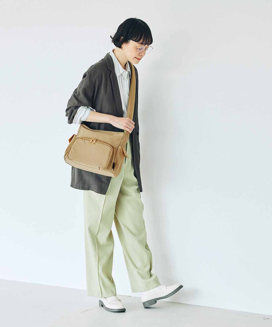 L'AMIPLUS|ラミプリュス　さよなら2個持ち 保冷部屋も便利な2階建て 上品ショルダーバッグ〈サンドベージュ〉