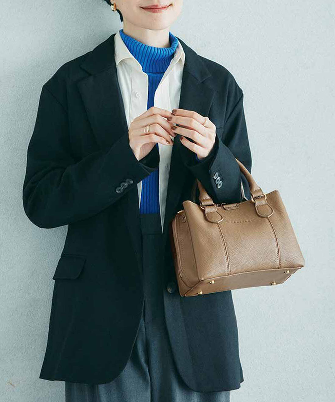L'AMIPLUS|ラミプリュス　メガネをクイットイン　ガバッと開く ５層アコーディオン　ショルダーハンドバッグ〈トープベージュ〉