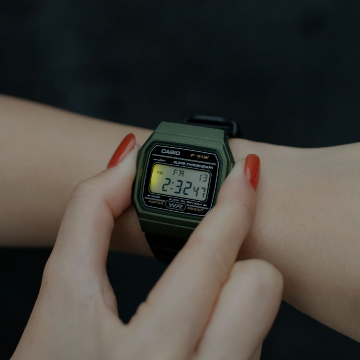 フェリシモギフトショップ|このごろ meets CASIO 推しカシ　ナチュラルエアボーイ〈F-91WM-3AJH〉|暗所でも見やすいLEDライト付き