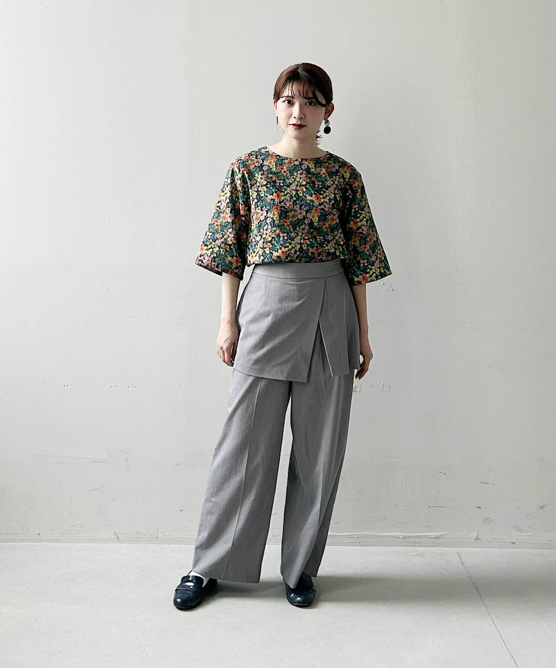 mensha!|MEDE19F ラップスカート付きパンツ〈グレー〉のコーディネート|スタッフ身長：152cm　トップス着用サイズ：M　ボトムス着用サイズ：MP