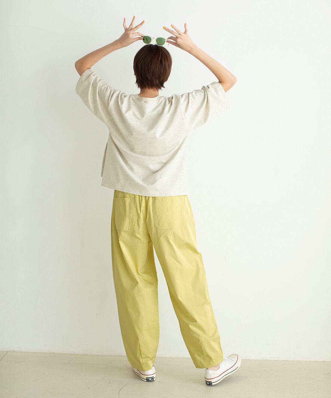 Live in  comfort|リブ イン コンフォート　どんなトップスでも大正解！ UVカット＆吸汗速乾機能のすっきり見えぷっかりバレルパンツ〈ライムイエロー〉
