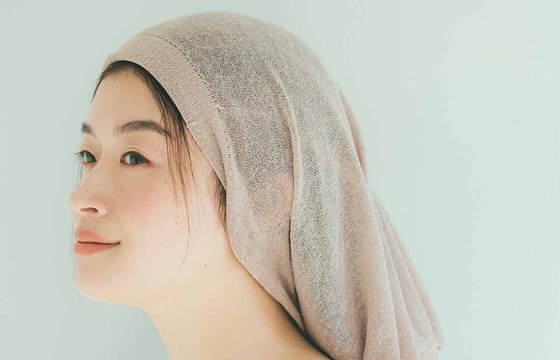いっしょ買い：髪と肌へのご褒美 はら巻きにもなる 薄手でやわらかシルク100％のナイトキャップの会