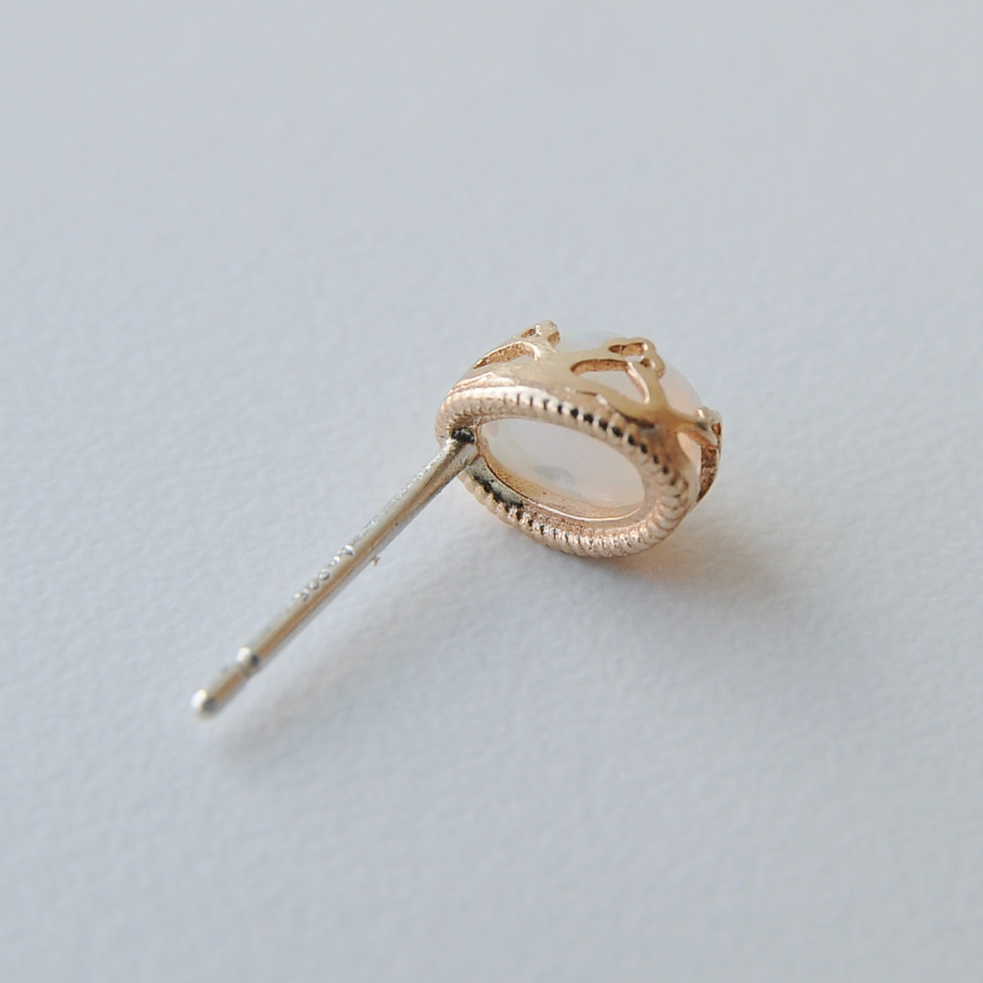 
オパールの王冠ピアス
