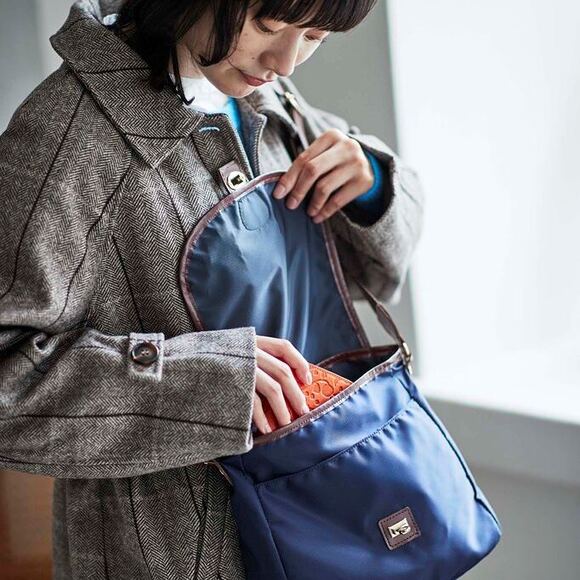 
職人仕上げのコピンヌバッグ〈ネイビー〉
